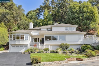 32 Dos Posos, Orinda, CA 94563