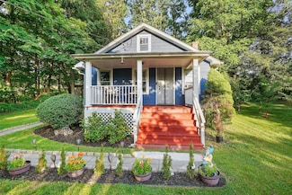 6 Gardner Hollow Rd, Poughquag, NY 12570