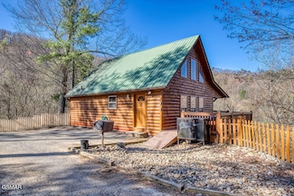 2810 Teaberry Hill Way, Sevierville, TN 37862