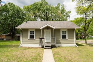 3555 Queen Ave N, Minneapolis, MN 55412