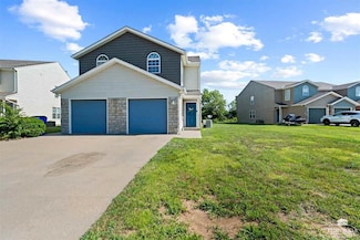 1944 Victory Ln, Junction City, KS 66441