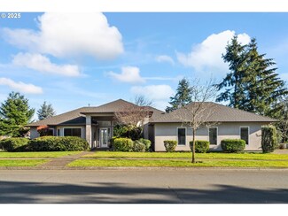 2001 Bay Meadows Dr, West Linn, OR 97068
