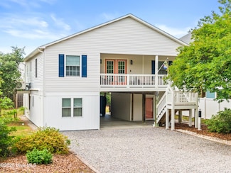 117 NE 52nd St, Oak Island, NC 28465