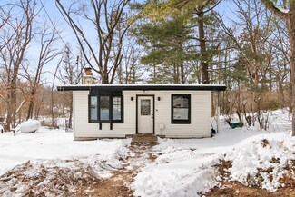 N4621 Oak Knoll Dr, Poynette, WI 53955