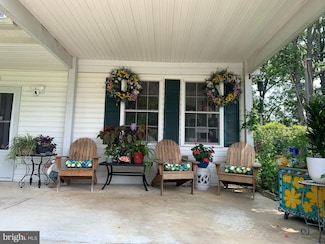 801 Oxford Ct, Waldorf, MD 20602