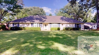 916 Clear Creek Dr, Texarkana, TX 75503