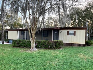 13493 Maple Dr, Fort McCoy, FL 32134