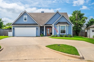 2827 Abbey Dr, Ada, OK 74820