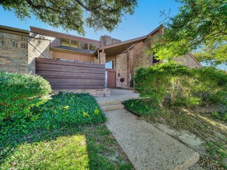10211 Bridgegate Ln, Dallas, TX 75243