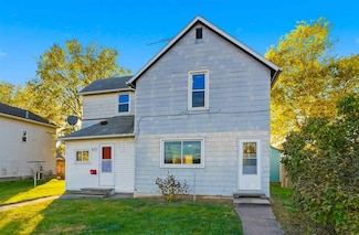 621 N 7th Ave, Washington, IA 52353