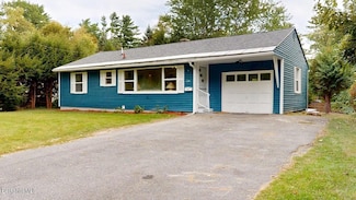 136 Sand Springs Rd, Williamstown, MA 01267