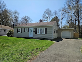 81 Oakdale Ave S, New Hartford, NY 13413