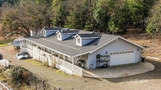 140 Demos Ct, Hayfork, CA 96041