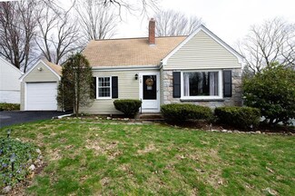 18 Cormier Rd, Lincoln, RI 02865