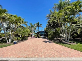 4842 Southern Breeze Dr, Naples, FL 34114