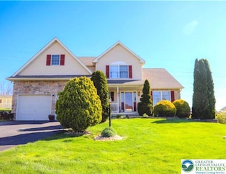3104 Peacock Dr, Bethlehem, PA 18020