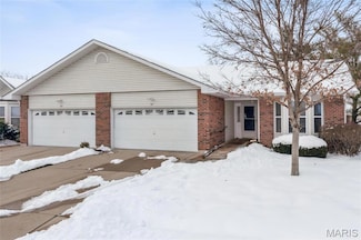 167 Southern Oaks Dr, Saint Charles, MO 63303