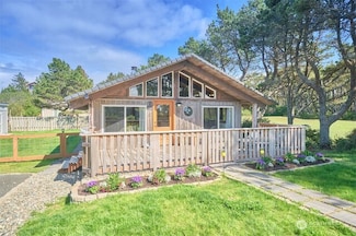 23712 J Place, Ocean Park, WA 98640