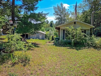 2068 Timber Ln, Harrison, MI 48625