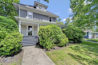 208 W Grove St, Clarks Summit, PA 18411
