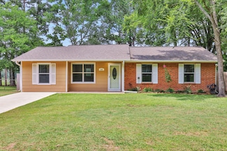 216 Laurie Ln, Willis, TX 77378