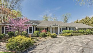 28600 Bolingbrook Rd, Cleveland, OH 44124