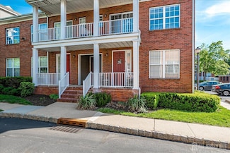 8 Central Square Park Unit 8, Metuchen, NJ 08840