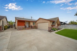20902 Belshire Ave, Lakewood, CA 90715