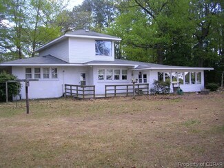 534 Morse Point Rd, Port Haywood, VA 23138
