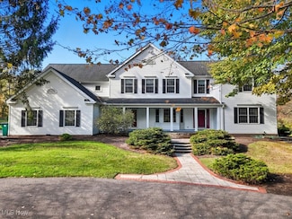 15625 Priorway Dr, Novelty, OH 44072