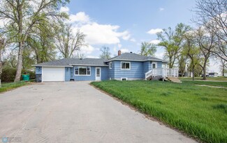 624 E Caledonia Ave, Hillsboro, ND 58045