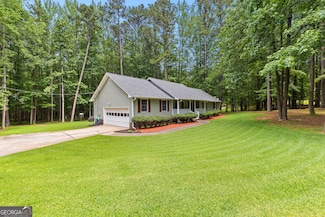 145 Adams Ct, Fayetteville, GA 30214