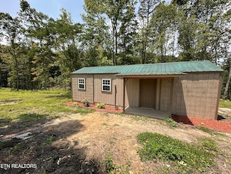 1019 Sunshine Estates Rd, Jamestown, TN 38556