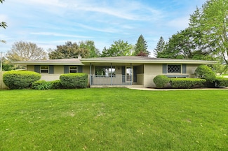 720 Belgren Rd, Waukesha, WI 53186