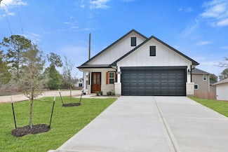 26439 Lake Shore Dr, Hempstead, TX 77445