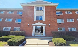 8450 Skokie Blvd Unit 206, Skokie, IL 60077