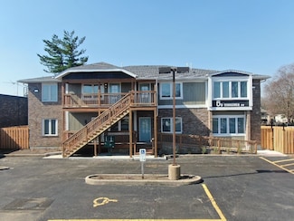 5 S Virginia Rd Unit 4, Crystal Lake, IL 60014