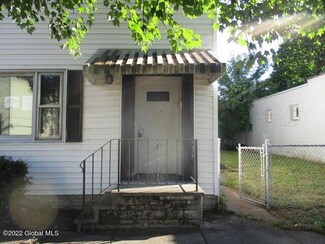 29 119th St, Troy, NY 12182