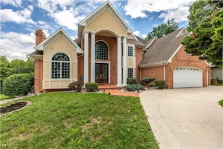 701 Bent Tree Dr, Effingham, IL 62401