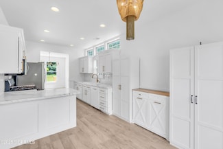 19 Longbrook Ln, Freehold, NJ 07728