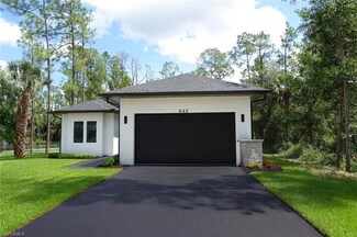 642 Everglades Blvd S, Naples, FL 34117