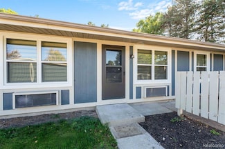 6 Roanoke Ln Unit 10, Rochester Hills, MI 48309
