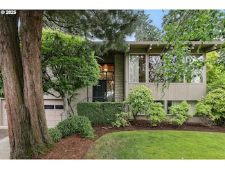845 NW Day Dr, Gresham, OR 97030