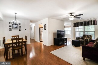 810 Wembley Dr Unit 3B, Hampstead, MD 21074