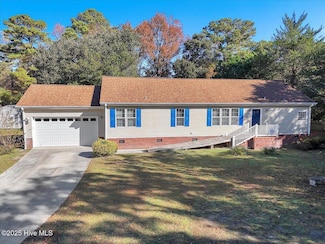 1129 Davis Sound Ln, Wilmington, NC 28409