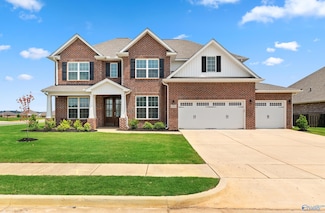 101 Slade Thomas Dr, Meridianville, AL 35759
