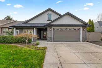 3864 Crystal Springs Dr, Medford, OR 97504