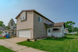 621 N Main St, Berrien Springs, MI 49103