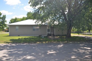 302 S Gray Ct, Chouteau, OK 74337