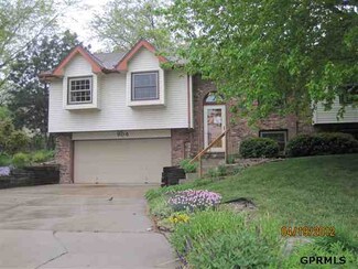 904 Edgewood Blvd, Papillion, NE 68046